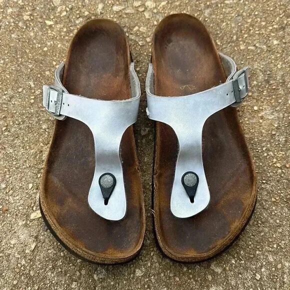 Birkenstock Gizeh Silver Metallic Sandals Women’s Size 41 - Picture 1 of 13